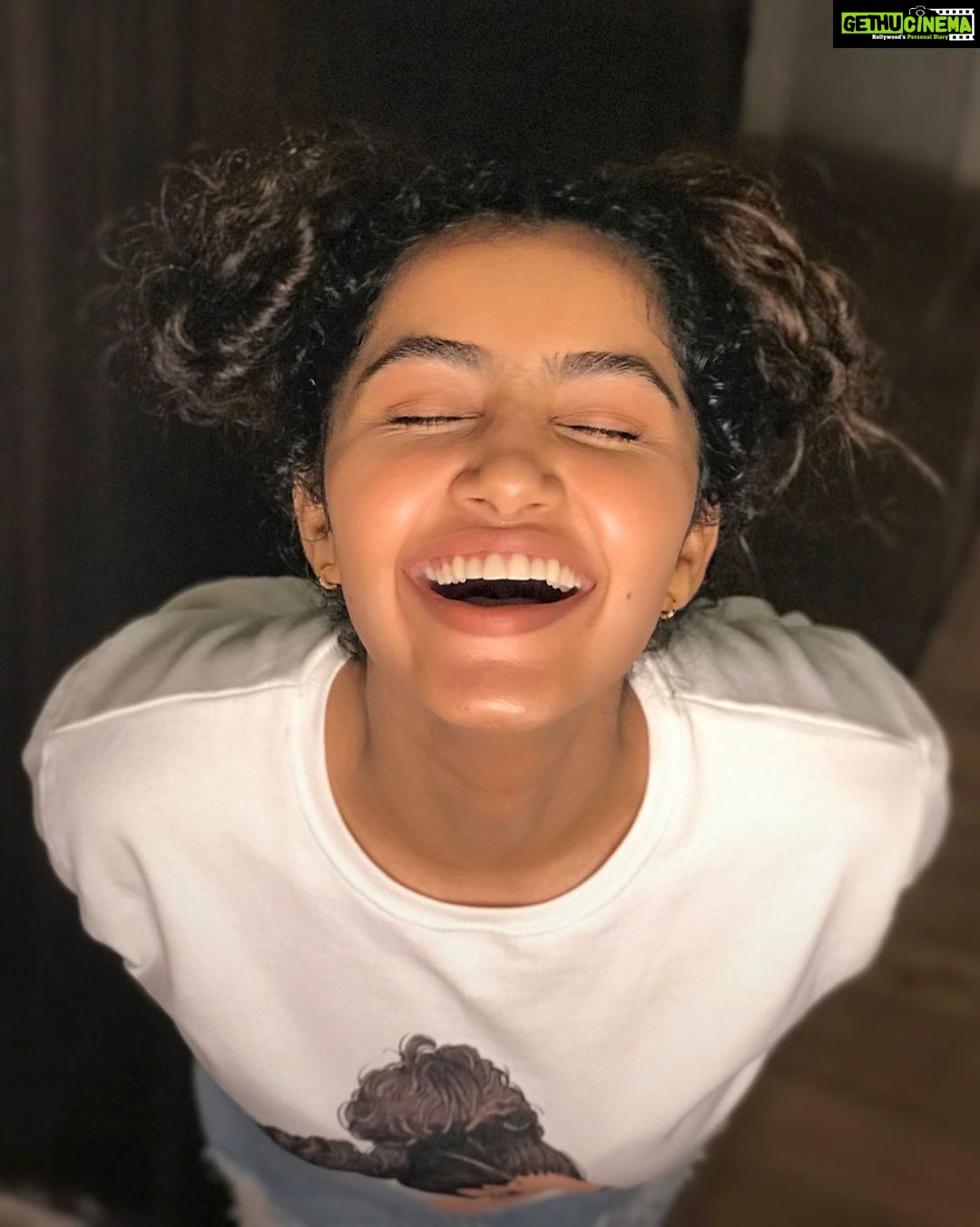 Anupama Parameswaran Instagram - I love those who can smile in trouble. 😈