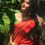 Anupama Parameswaran Instagram - In search of some mallipoo 🌺🌼🍁☘️ Saree from @thanvika_boutique Jewellery @made_for_hers @desire_collective