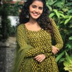 Anupama Parameswaran Instagram - Life is a mixture of moongdal and sonpapdi 😛 Wearing @styledivalabel ... @anooshageorgesunoj ♥️