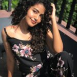 Anupama Parameswaran Instagram - When pain brings you down, don't be silly, don't close your eyes and cry, you just might be in the best position to see the sun shine. ♥️ PC @akshayeparameswaran Wearing @fashionwithfusion