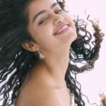 Anupama Parameswaran Instagram - Happy Sunday 🦋 VC @lightsmith83