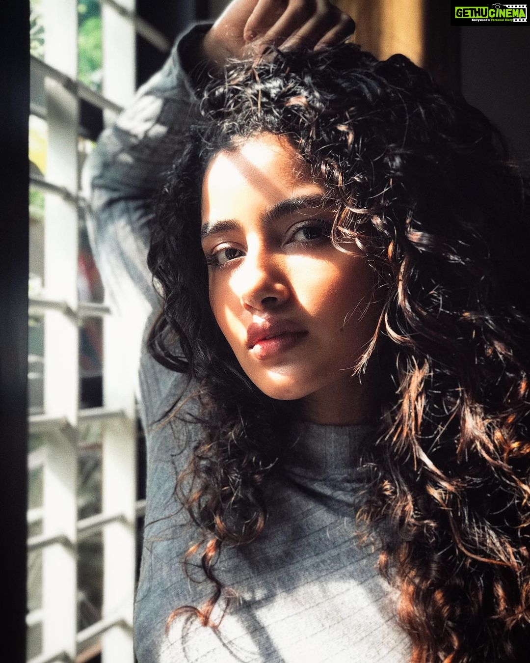 Anupama Parameswaran Instagram - Coming “live” tomorrow..... Ask me ,whatever you want to know about me , Below in the comments... Will answer a few interesting ones in the “live” Good deal? PS : time ... I will tell you tmrooo