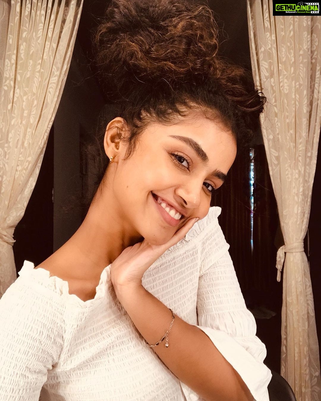 Anupama Parameswaran Instagram - Mickey me 👧🏻
