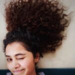 Anupama Parameswaran Instagram - Hey whatsupppp you all ☺️ like my crown? 👩🏻‍🦱 and my winged brow 🤪#curlcrown#sweatingitout#beinggoodkd#lockdownface#cantwaittowork
