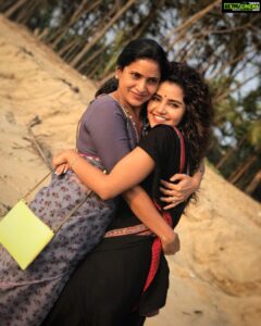 Anupama Parameswaran Instagram - Happy birthday ammmmmmaaaa♥️💋 @sunithaparameswaran75