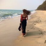 Anupama Parameswaran Instagram - #throwback to this beautiful day......♥️ Will have to wait for another one 😊🤞🏻✌🏻 Let’s all wait ♥️