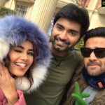 Anupama Parameswaran Instagram - Chilling 🥶 with @atharvaamurali and @amitash12 🤪 Green City
