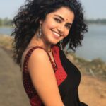 Anupama Parameswaran Instagram - 24 ✌🏼💎 #birthdaygirl wearing a beautiful saree by @pearlemaany ♥️