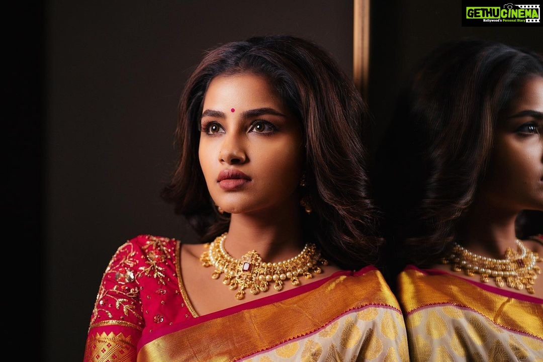 Anupama Parameswaran Instagram - Styling by @lavanyabathina & @venkatesh_93 Blouse Designer by @chandraandvamsistudio Accessories by @kundhanajewellery P.C 📸 by @sreekruthsravan Hairstyle @thimmappa180