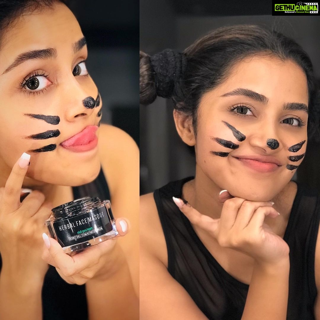 Anupama Parameswaran Instagram - The @carbon_bae CAT Like all of you .. I too love to pamper myself....ππ»π¬ And the first thing that comes into my mind is my skin .... π Daily pollution, makeup and dirt causes immense damage to my skin ... π when ever I get time ... I try making my own face mask π₯£ But recently @carbon_bae sent me one of their amazing products.. Their βherbal face masque πΏβ... I used it a few times already...ππ»ββοΈ Trust me guys .... totally Iβm in love with it ... It detoxes and deep cleanses my skin thoroughly leaving a glow β¨ and no nasty chemicals.... What more do I want ...? π So check out @carbon_bae for more amazing stuff... you are gonna love them... π€© Have a nice weekend β₯οΈ