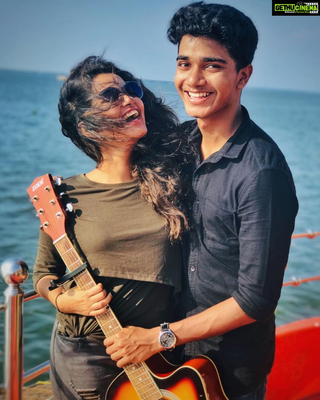 Anupama Parameswaran Instagram - My Love 🧒🏻with his Love 🎸 #brotherlove #akkuboy PC @vaishnavsanil