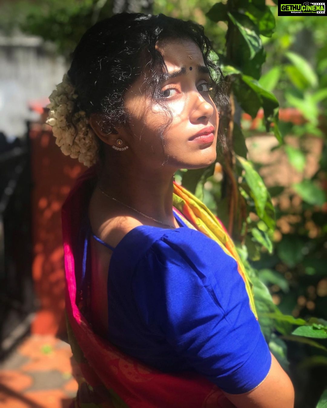 Anupama Parameswaran Instagram - Okay ... tell me what expression this is 🤷🏻♀️🙈