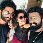 Anupama Parameswaran Instagram - 🧔🏻👩🏻‍🦱🧔🏻 @sayoojmohan me @sandeep__mohan