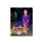 Anupama Parameswaran Instagram - But kutty Anupama ‘s onammmssss were the best 😌🌺🌿🌼🌾 Thanks achaaa for this pic 😘 @parameswaranerekkath