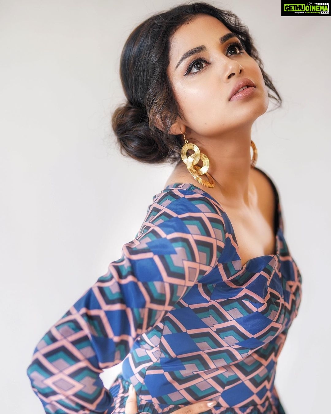 Anupama Parameswaran Instagram - See the stars ✨