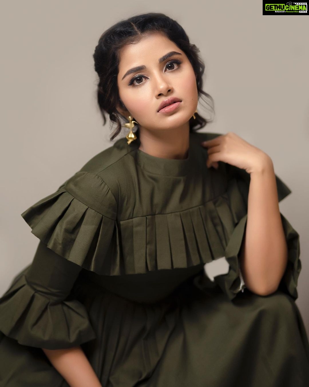 Anupama Parameswaran Instagram -