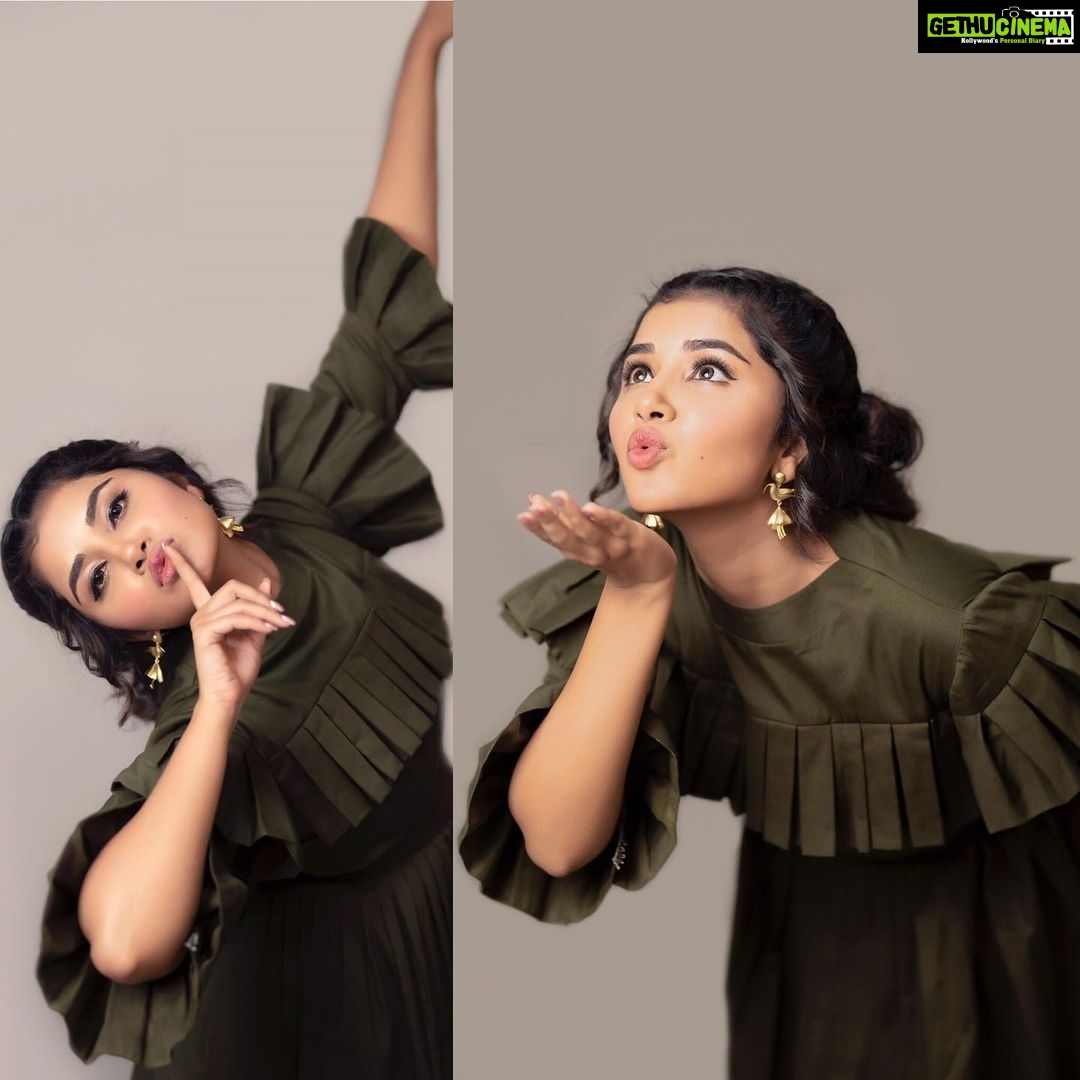 Anupama Parameswaran Instagram - Styling π§£ @lavanyabathina & @venkatesh_93 Dress π @ragasutra_by_kavyaharish Accessories π @rubansaccessories π makeup @shelarpravin99 Hairstyle πββ @koli_sarika7313 π· @abhilash_elaprolu RETOUCH @pixasstudios β₯οΈ