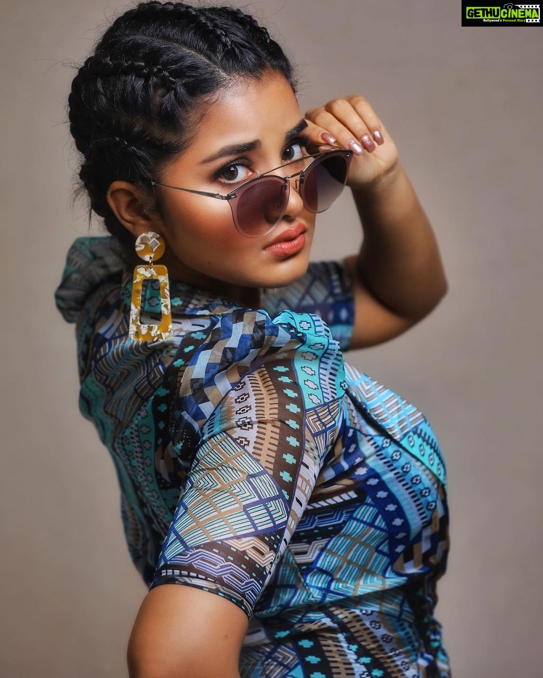 Anupama Parameswaran Instagram - “Shades”🕶