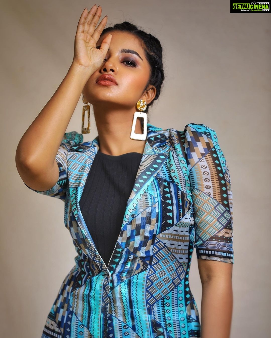 Anupama Parameswaran Instagram - Hidden agendas 🙅🏻♀️ Styling @lavanyabathina &. @venkatesh_93 Outfit @ @label.ess Accessories @rubansaccessories PC @vd_galleries MUA @shelarpravin99 Hairstyle @koli_sarika7313