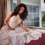 Anupama Parameswaran Instagram - 🦢 Styling @lavanyabathina & @venkatesh_93 Outfit by @notchabovecreations Accessories by @thedeccanstory PC by @pnn_photography & @udays_photography Makeup 💄 @shelarpravin99 Hairstyle 💁‍♀ @koli_sarika7313
