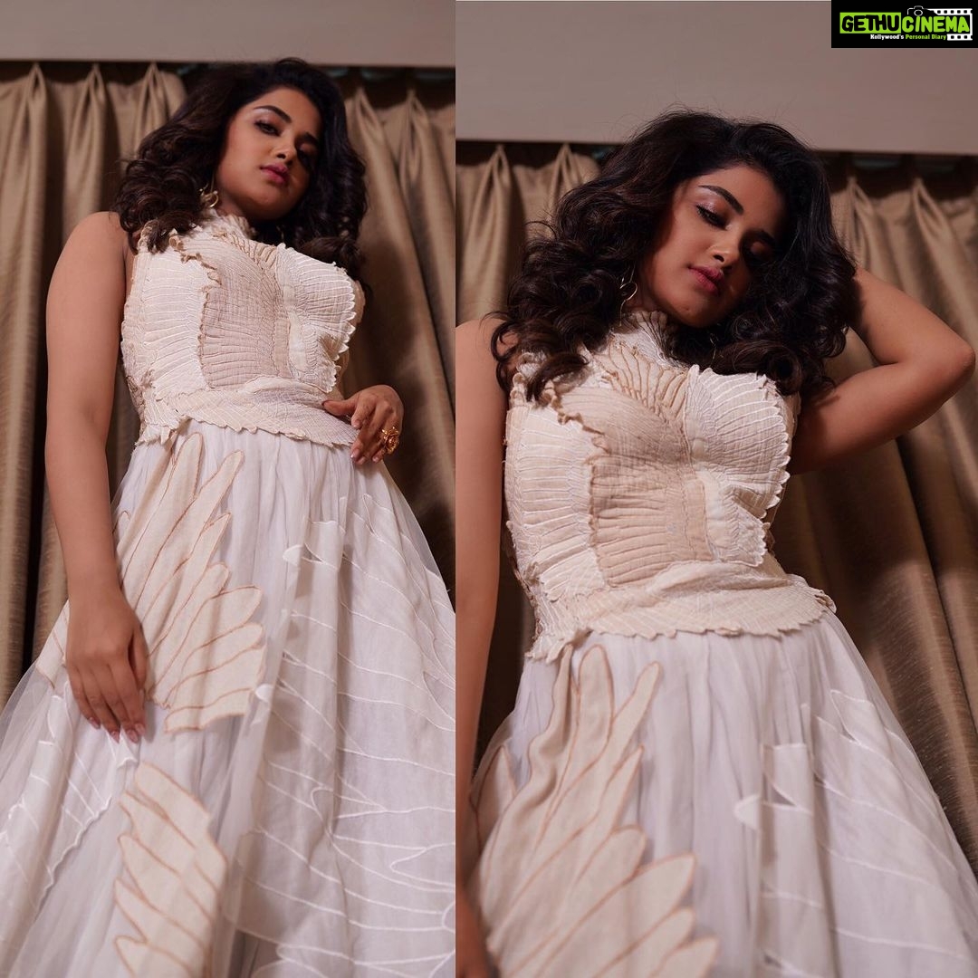 Anupama Parameswaran Instagram - Broken angel🕊 Outfit and accessories by @thedeccanstory Styling by @lavanyabathina & @venkatesh_93 PC by @i_ak_photographer Makeup by @shelarpravin99 Hairstyle by @koli_sarika7313