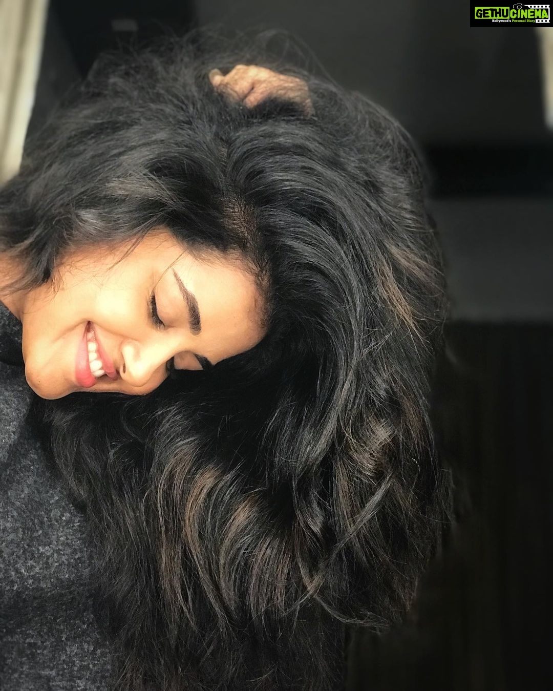 Anupama Parameswaran Instagram - A well-balanced person is one who finds both sides of an issue laughable. #laugh