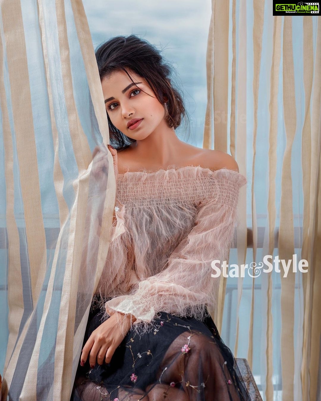 Anupama Parameswaran Instagram - Mathrubhumi star and style magazine shoot 💃🏻 Photography : @arun_payyadimeethal Styling : @arjun_vasudevs Accessories : @rareroomofficial Costume : @rareroomofficial Make up : @subiganesh Retouch : @suveeshgraphiccynaid