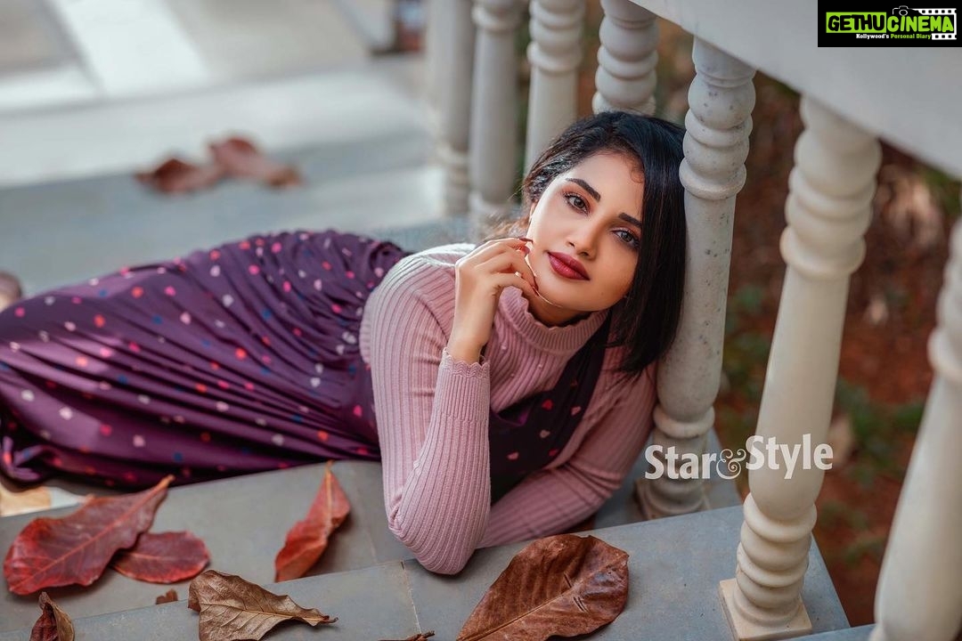 Anupama Parameswaran Instagram - Mathrubhumi star and style magazine shoot ππ» Photography : @arun_payyadimeethal Styling : @arjun_vasudevs Accessories : @rareroomofficial Costume : @kaadhi_by_seenuakku Make up : @subiganesh Retouch : @suveeshgraphiccynaid