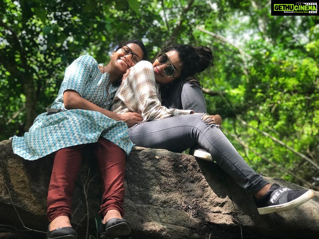 Anupama Parameswaran Instagram - 😁amma😝