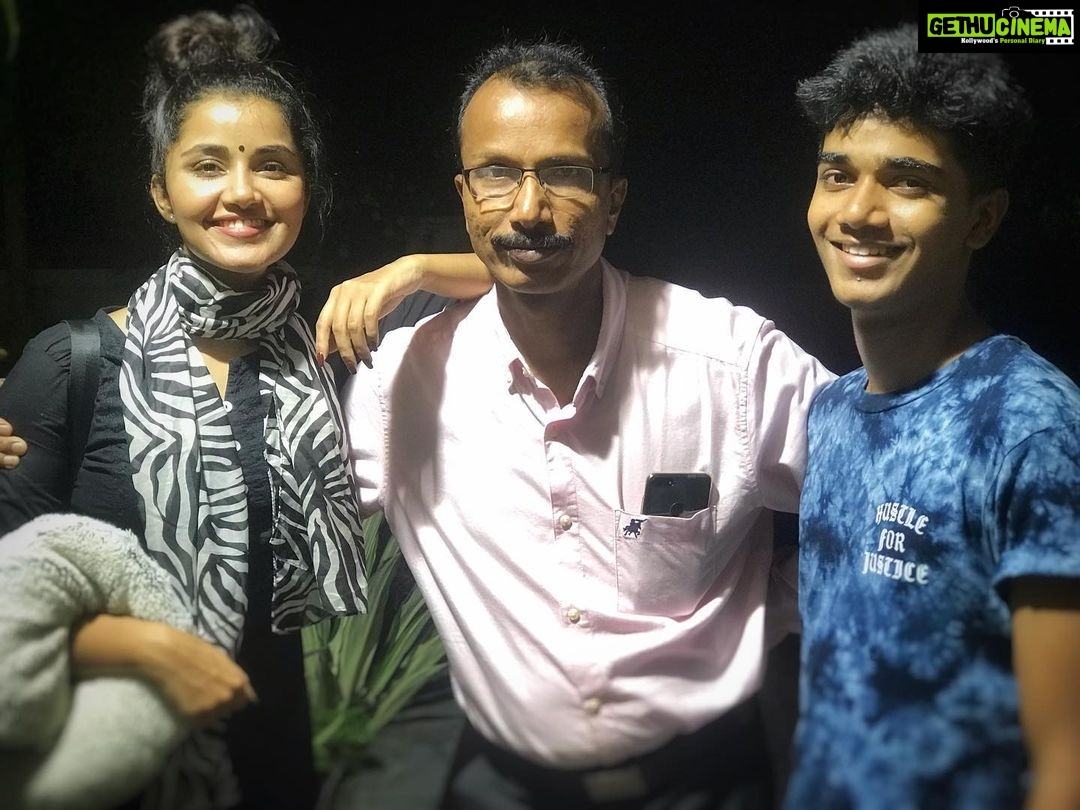 Anupama Parameswaran Instagram - And he is going back 🤷🏻♀️