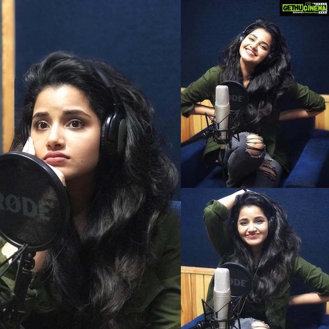 Anupama Parameswaran Instagram - My “Dubbing” faces 🤣 #rakshasudu 👹