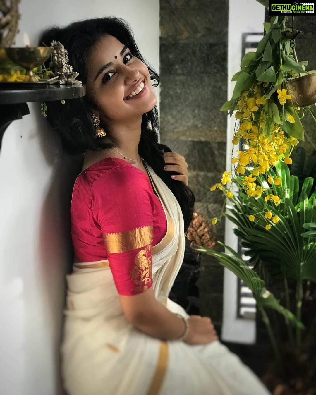 Anupama Parameswaran Instagram - 🤗
