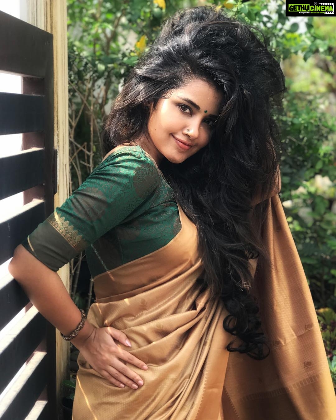 Anupama Parameswaran Instagram - And it’s damn hotttttt in Kerala 🔥