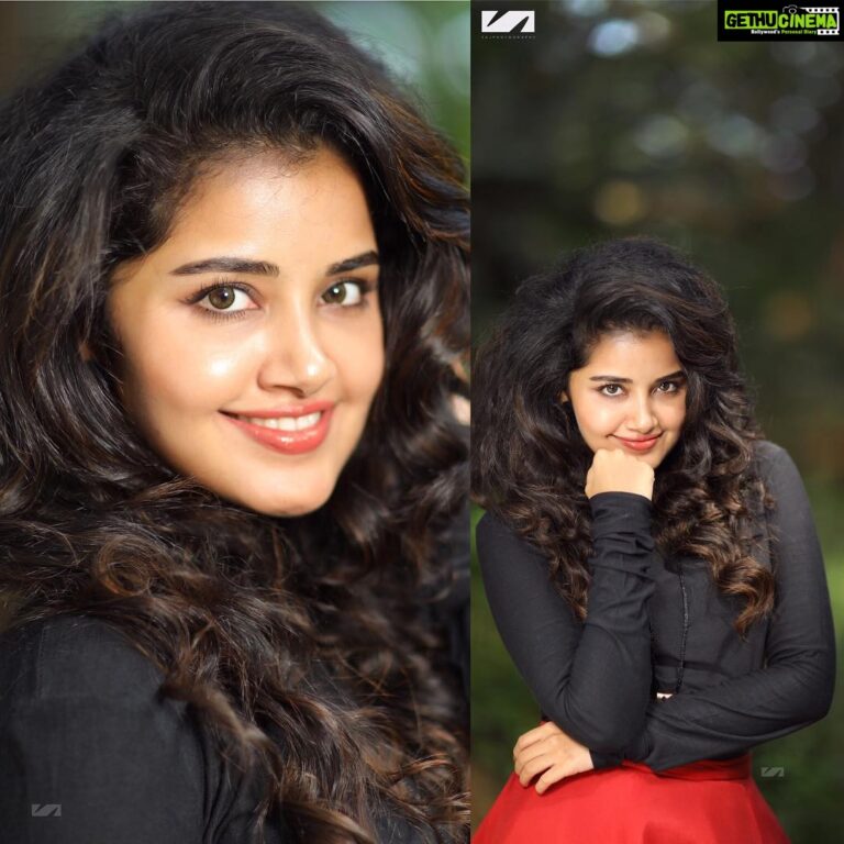 Anupama Parameswaran Instagram - Tried imitating “👩🏻‍🦱” this girl 💋💋💋 Clicked by @saj_fotography OUtfit by @agrajain Styled by @lavanyabathina & @venkatesh_93