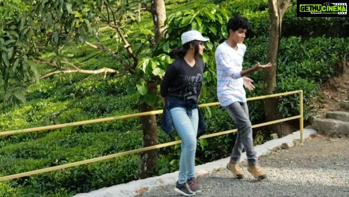 Anupama Parameswaran Instagram - Alert π siblings gone mad When my brother tries mimicking me and me trying to do better π€£π(sorry about the lyrics..always bad at it) ... need more perfection ??? Naaa what's the beauty in it????