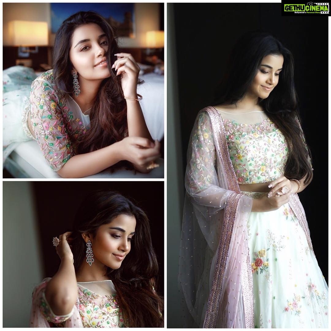Anupama Parameswaran Instagram - I like a man who looks like a bad boy but knows how to treat a woman like a queen. 👑