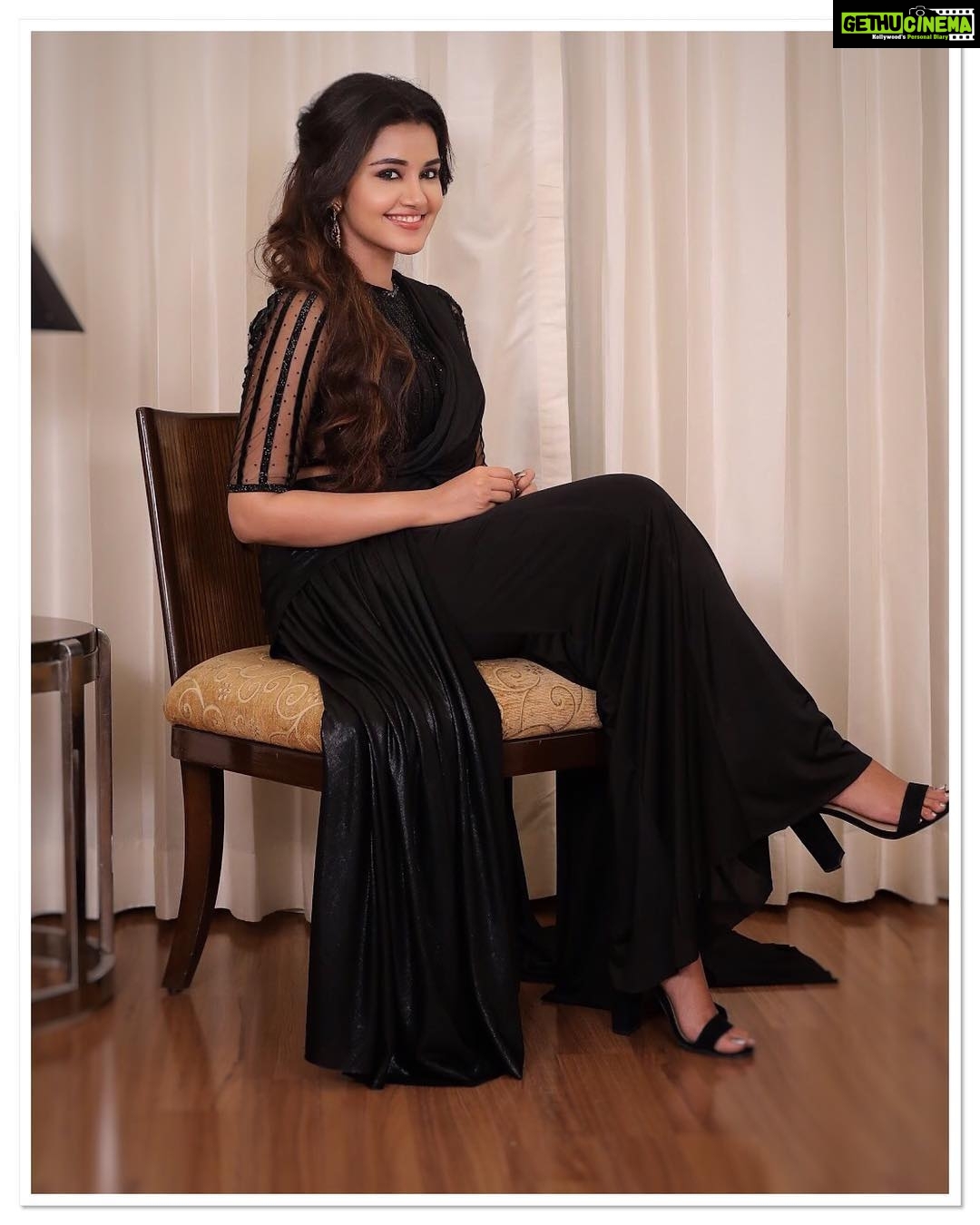 Anupama Parameswaran Instagram - Lady in black ♠️ Styling by @lavanyabathina & @venkatesh_93 Outfit by Fashion PR Accessories by @talashahyderabad PC 📸 by @saiweddingphotography ♥️♥️♥️