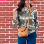 Anushka Sharma Instagram – Looking forward to #2022 with my @lavieworld bag. Make sure you don’t miss out on some amazing deals on Lavie during #MyntraEndOfReasonSale

#LavieWorld #LaviexAnushka #LavieBags #LavieLoving #FickleIsFun #MyntraEORS #Ad