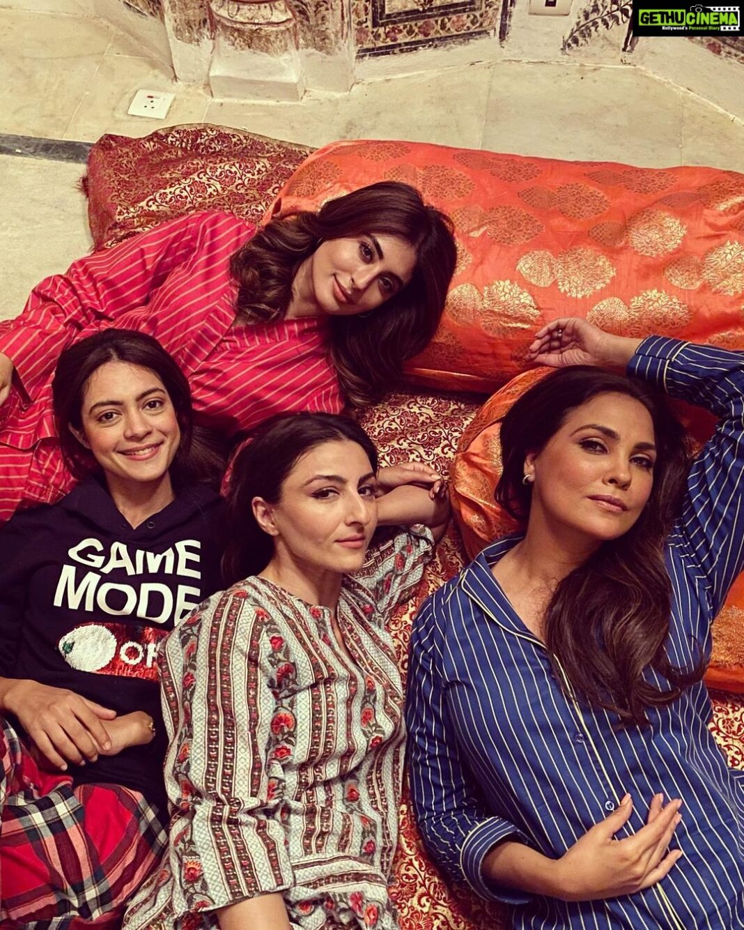 Anya Singh Instagram - Entangled bunch 🕸 #kaunbanegishikharwati 5 days to go