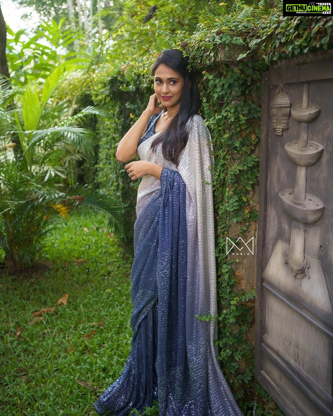 Aparna Vinod Instagram - Outfit:@indrasdesigns Muse:@aparna_vinod MUA:@makeup_by_mariyaaa Hair:@artist____jr_ Photography:@niranjan__hegde Associate:@tomariasfocus Assistant:@rahul.s.menon Jewellery:@brides_of_khair Kochi, India