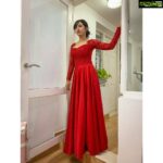 Aparna Vinod Instagram – Swipe right ➡️to see how I feel when my heart says yes and my mom says no. 

@vaiga_sukumar 
#mom #mother #red #reddress  #gown #princessvibes #ootd #lbd