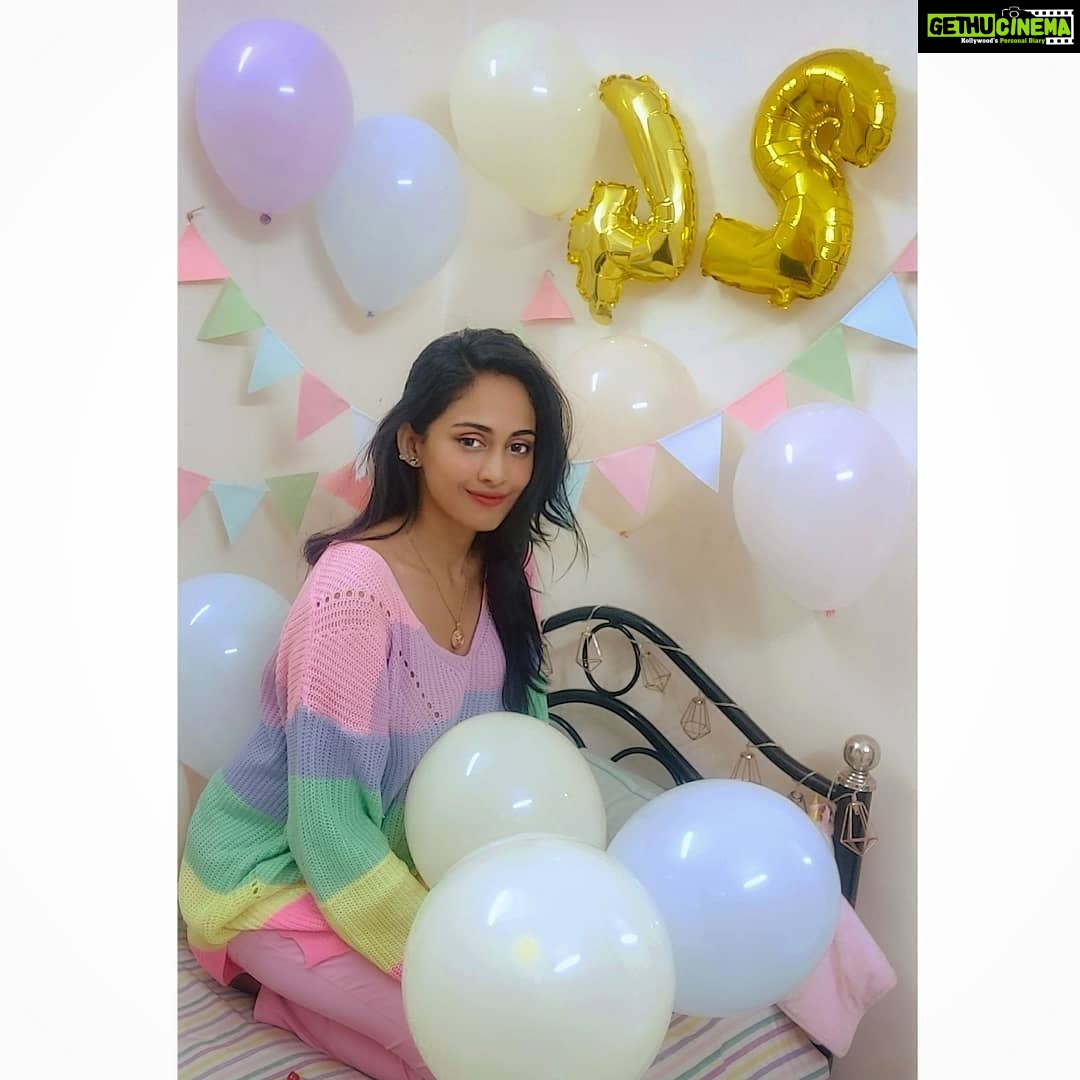 Aparna Vinod Instagram - Keep calm I'm celebrating my birthday all week ππ¦πβ¨ #aparna #aparnavinod #birthday #birthdaydecoration #turned24 #birthdaygirl #colourful #pastel #baloons #shein #24birthday Chennai, India