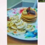 Aparna Vinod Instagram – I still remember my mom making me pancakes when I was a child.🥞 It’s an integral  part of my childhood which I chose to take along as I grew up.🥞 #pancakesanydayeveryday
#breakfast #brunch #pancakes #pancakeday #chocolate #pancakesforlife #foodphotography #homecenter #homecentreindia