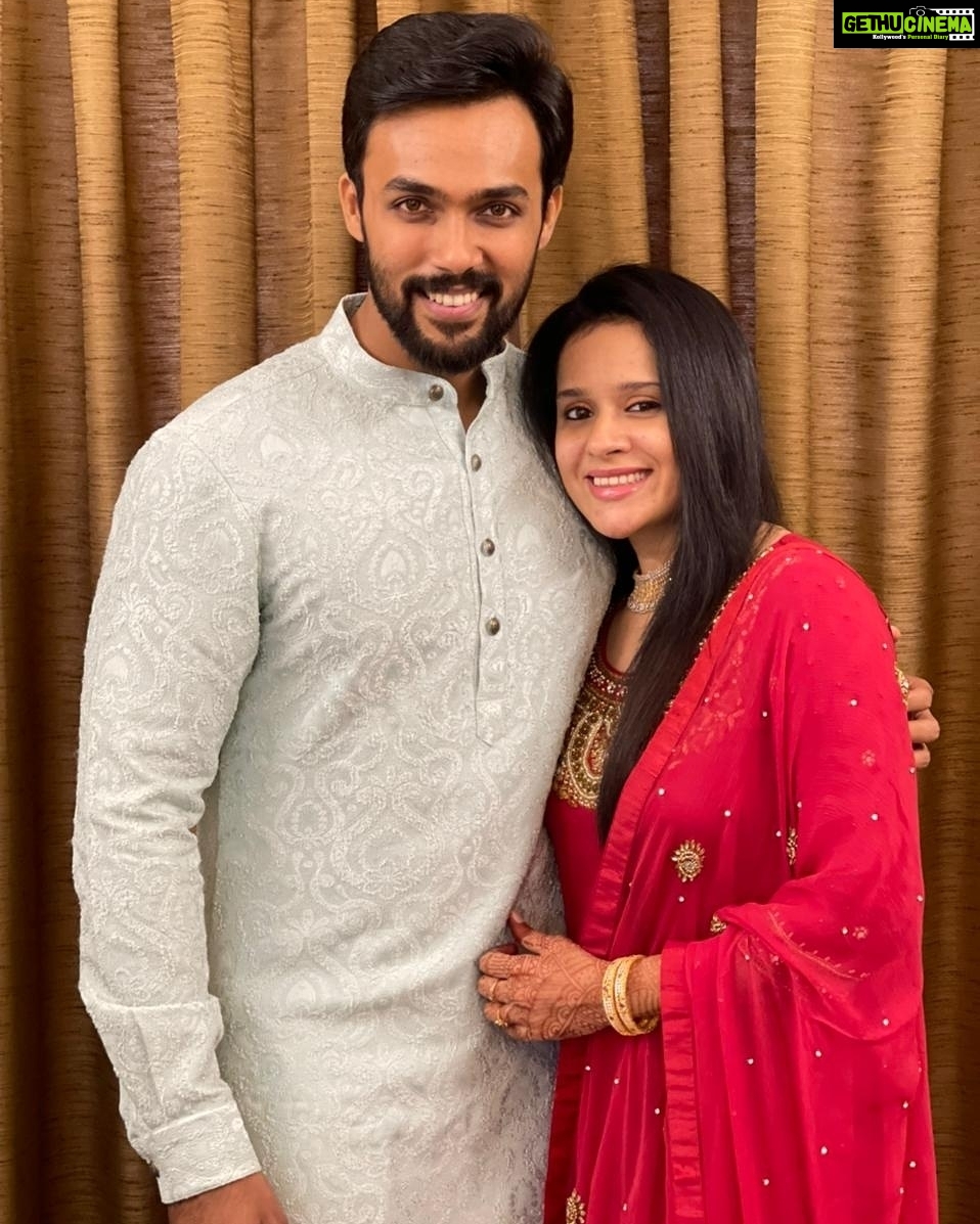 Arav - 54.9K Likes - Heartiest wishes to all to have a safe & peaceful #EidUlFitr. Hope the power of our prayers can restore hope in humanity, liberate all people from this #COVID19 pandemic situations and ease in any hardship that’s worrying us. Wishing everyone good health, safety, positivity and tranquillity.
#EidMubarak from @raahei & me
#aravraahei #eidmubarak2021 #eid #eidulfitr #spreadhumanity #humanity #peace #health #happiness #prayersforhealing #prayersfortheworld #eidpost #eidoutfit #eid2021