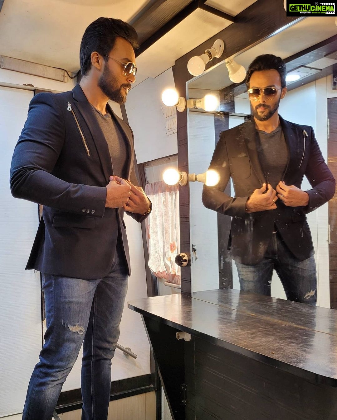 Arav - 34.1K Likes - For the launch of BB Jodigal @vijaytelevision.
It was a wonderful to catch up with contestants from all the seasons
May 2nd
Styling - @zafirandshadab
#bbjodigal