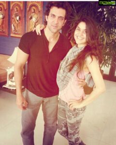 Archana Instagram - The kind of #love that cannot be described 💪🧿💜🙌🏼🤗 @hrithikroshan  #thankyou for spreading sooooo much #warmth