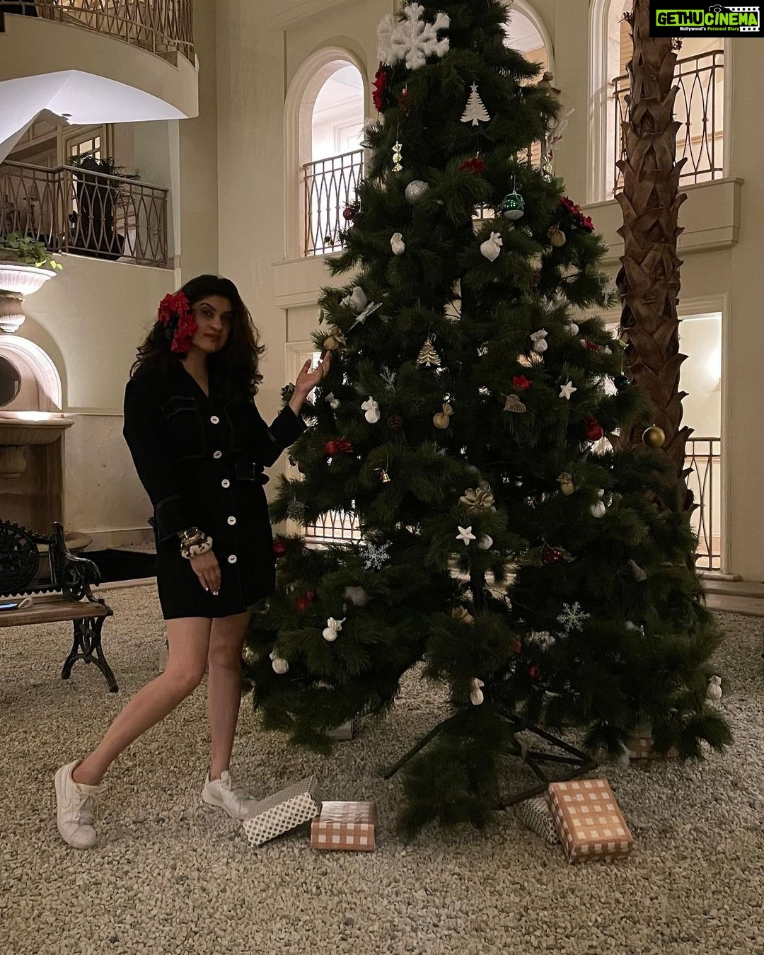 Archana Instagram - #merrychristmas #swiperight to see the #christmas #tree Amazing 📷 @the0bama Hilton Mumbai International Airport