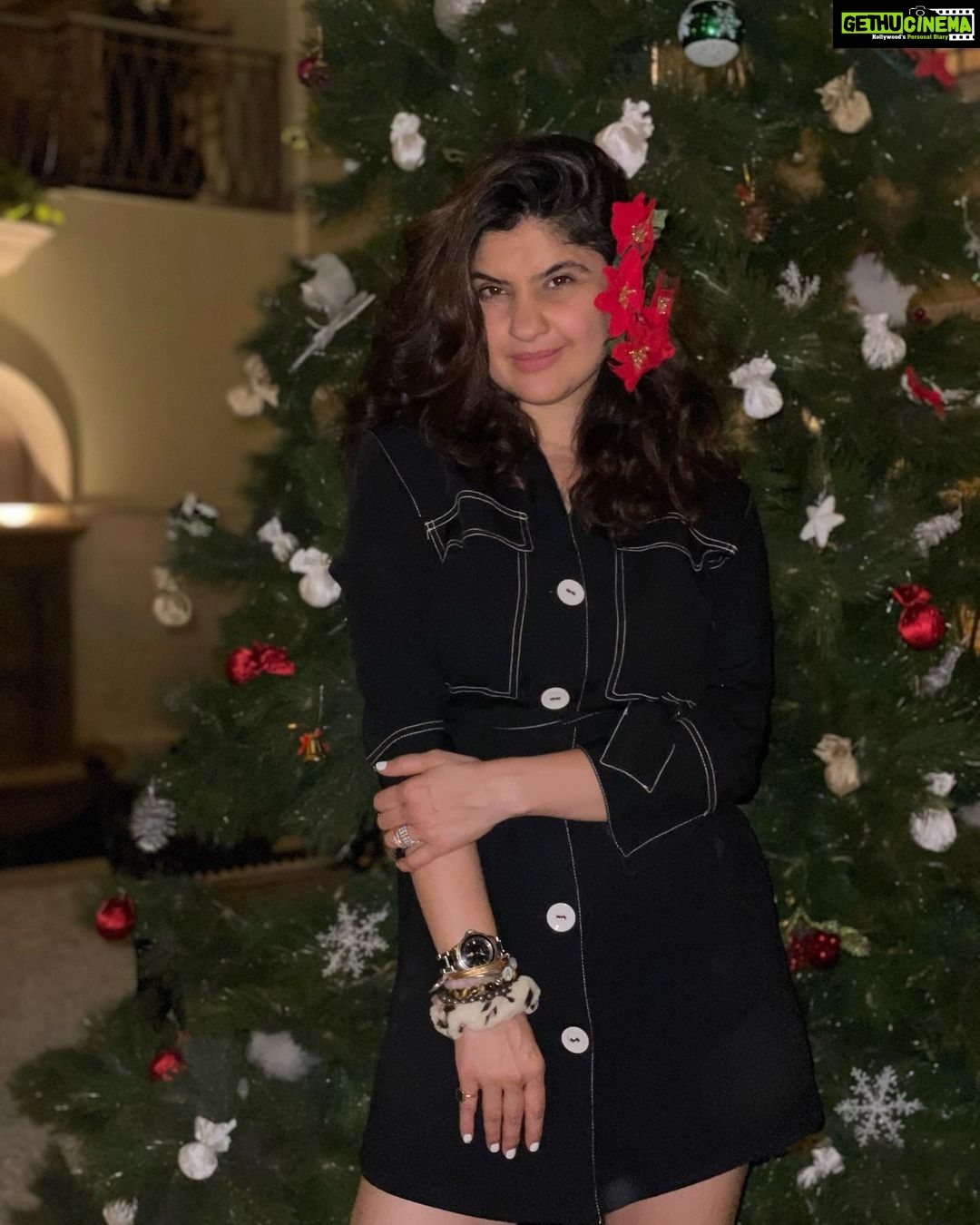 Archana Instagram - #merrychristmas #swiperight to see the #christmas #tree Amazing 📷 @the0bama Hilton Mumbai International Airport