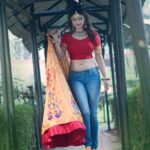 Archana Instagram – #shaadify 
Because weddings r my favourite things! When 7 years after your marriage you are told let’s do a wedding shoot & make you a bride… hehe 
.
.
.
#wedding #shadi #shaadi #desi #paithani #paithanisaree #photography #photoshoot #resort #newage #bride #letsgo #lets #love #red #colour #color #india #indian #loveit #sogood #silvassa #tiger #onitsukatiger #yellow #gujarat 
Designer @mrunmayiavachat 
📸 @lakshmiwankhede @mspiration_lakshmiwankhede 
💄 @makeupbyhemal 
Clothesline @nikayifashionstudio
Jewellery @siddhi_diamonds Khanvel Resort Silvassa