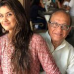 Archana Instagram - My dad my pride! All he wants is - his people & to keep smiling and keep everyone happy! Rare breed this! Love u pappudeeee! May I be 0.00000000001 % of ur joy factor … will be a successful being I think! #happybirthday